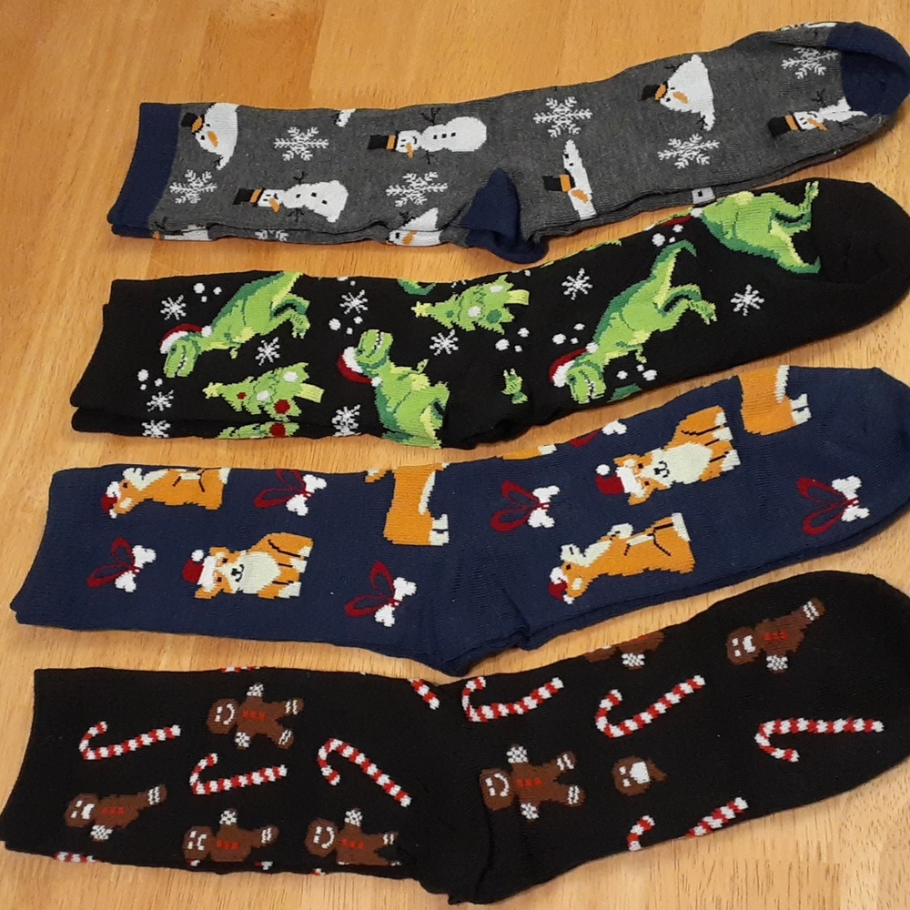 NWOT Holiday Crew Socks FF126